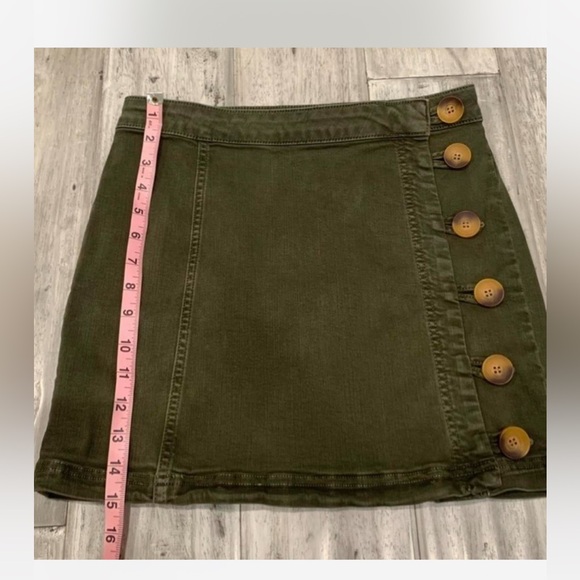 *EUC* Free People / Little Daisies Tortoise Button Down Denim Skirt / Green / 10 - Picture 8 of 10